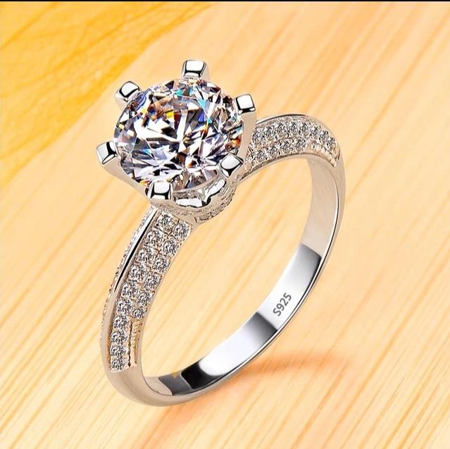 925 Ring Sterling Silver Clad in 18k White Gold with approx 2.0 Carat Zirconia.